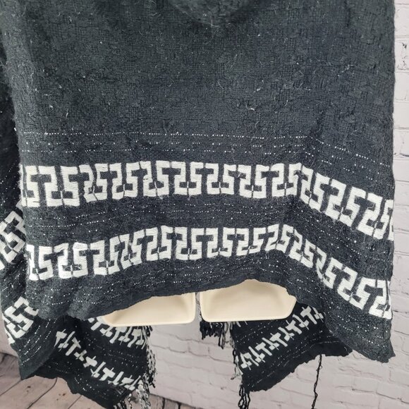 Free People Black White Hooded Toggle Boho Fringe Cape Sweater One Size O/S - Picture 10 of 13